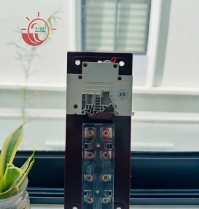Bảng Điện Cửa Cột Đèn Gồm 4 Cực + 1 Aptomat 1 cực 10A