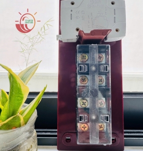 Bảng Điện Cửa Cột Đèn Gồm 4 Cực + 1 Aptomat 1 cực 6A-10A